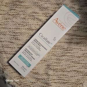 Avène Cicalfate+ Restorative Protective Cream - White